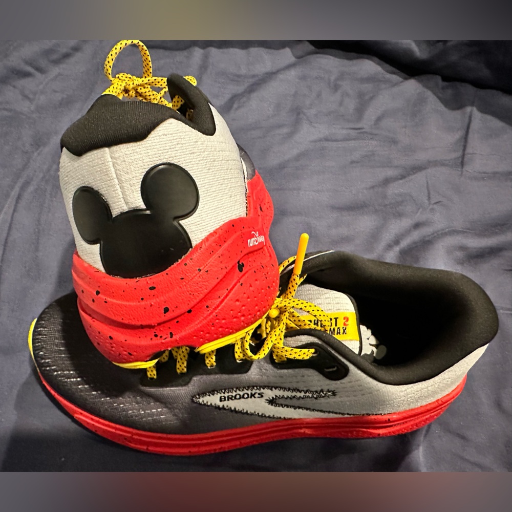 Brooks Woman’s RunDisney Mickey Mouse GhostMax2 size 9 wide